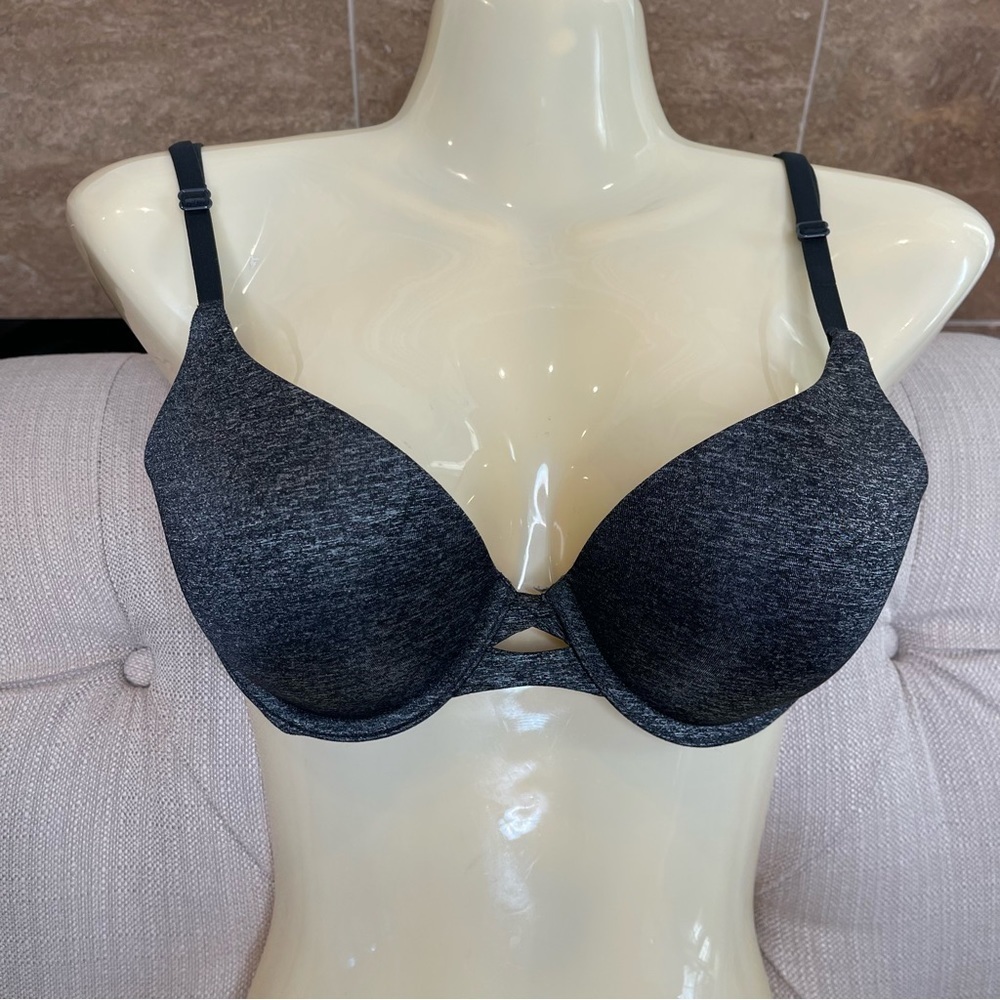 R: Victoria’s Secret Size 32D Women Padded Perfect Coverage Underwired Bra
